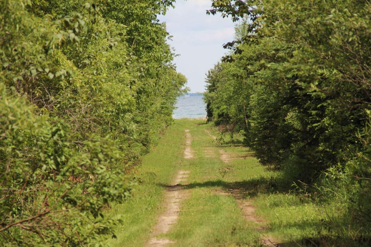 Mackinac Lake Trail Motel Маккино Сити Номер фото