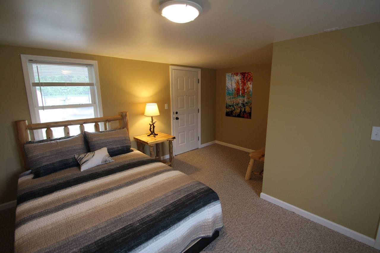 Mackinac Lake Trail Motel Маккино Сити Экстерьер фото